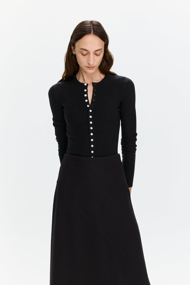 Rose Buttoned Knit Black