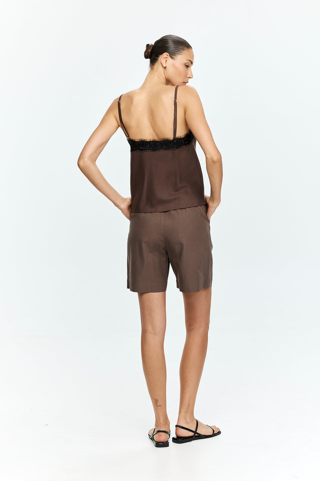 Oliver Shorts Dusty Brown
